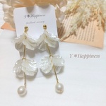 送料無料 再販♪パール花びらとパールビーズのピアス イヤリング ロング フォーマル  ウェディング 結婚式  クリスマス  サージカルステンレス316L