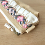 インド刺繍リボンのフリルペンケース