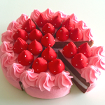 おままごと     苺チョコホールケーキ！