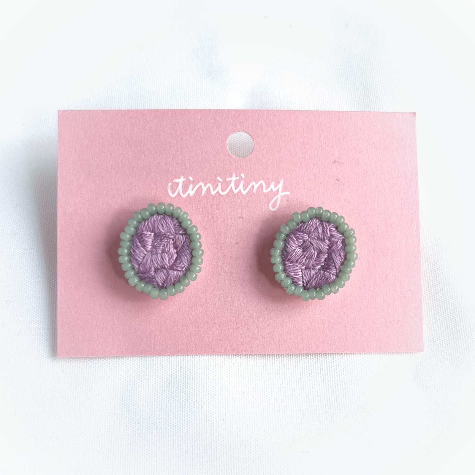 ライトグリーンベロア♡アンブレラ刺繍のヨーロピアンなワンハンドル巾着バッグ♡ バラの手刺繍ベロア巾着バッグ - tinitiny | minne 国内最大級の