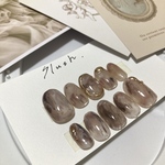 ブラウンゴールドのニュアンスネイルチップ