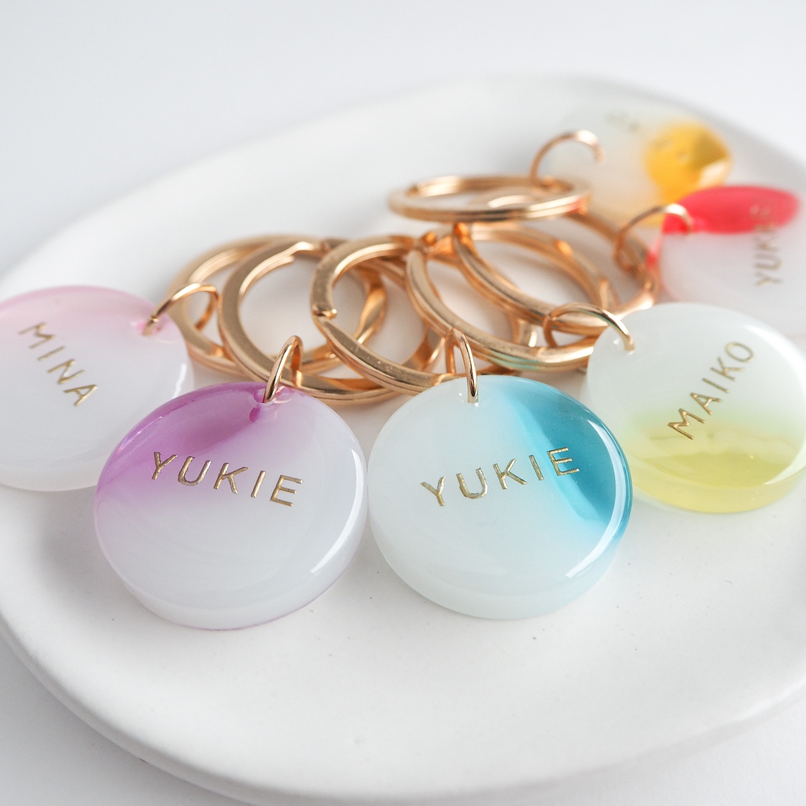 ☆Fivepeacelove☆ページ　名入れチャームレジンキーホルダー5点 城崎ひまりハンドメイド レジンネームキーホルダー（ひらがな5