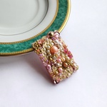 サクラサク　四角いビーズ刺繍ブローチ