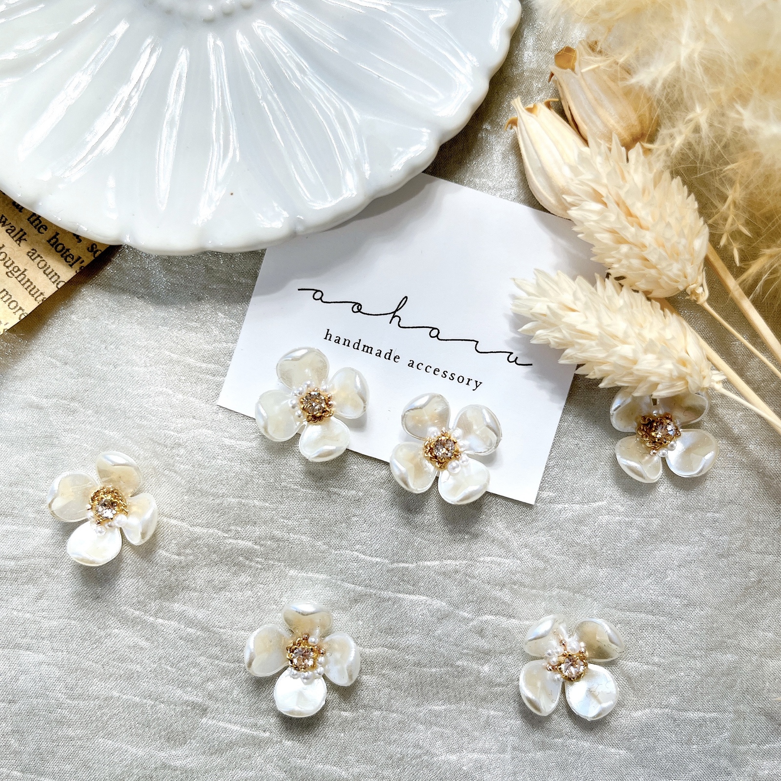 再販】シンプル スワロフスキー×パールの小花ピアス/イヤリング