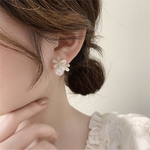 ✨❂高品質✨　フラワービジュパールピアス❂