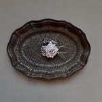 occasion brooch ･ white gray 1