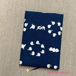 ブックカバー B6判コミックサイズ「雪とシマエナガ(ネイビー)」