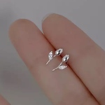 シルバーチューリップ🌷ジルコニアピアス ／silver925 セレモニー キュート ミニ エレガント 美しい 癒し 柔らか