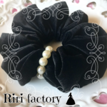 ❣️❣️100円引き❣️❣️ベルベット✨パールビーズ付き○プレーンシュシュ✨