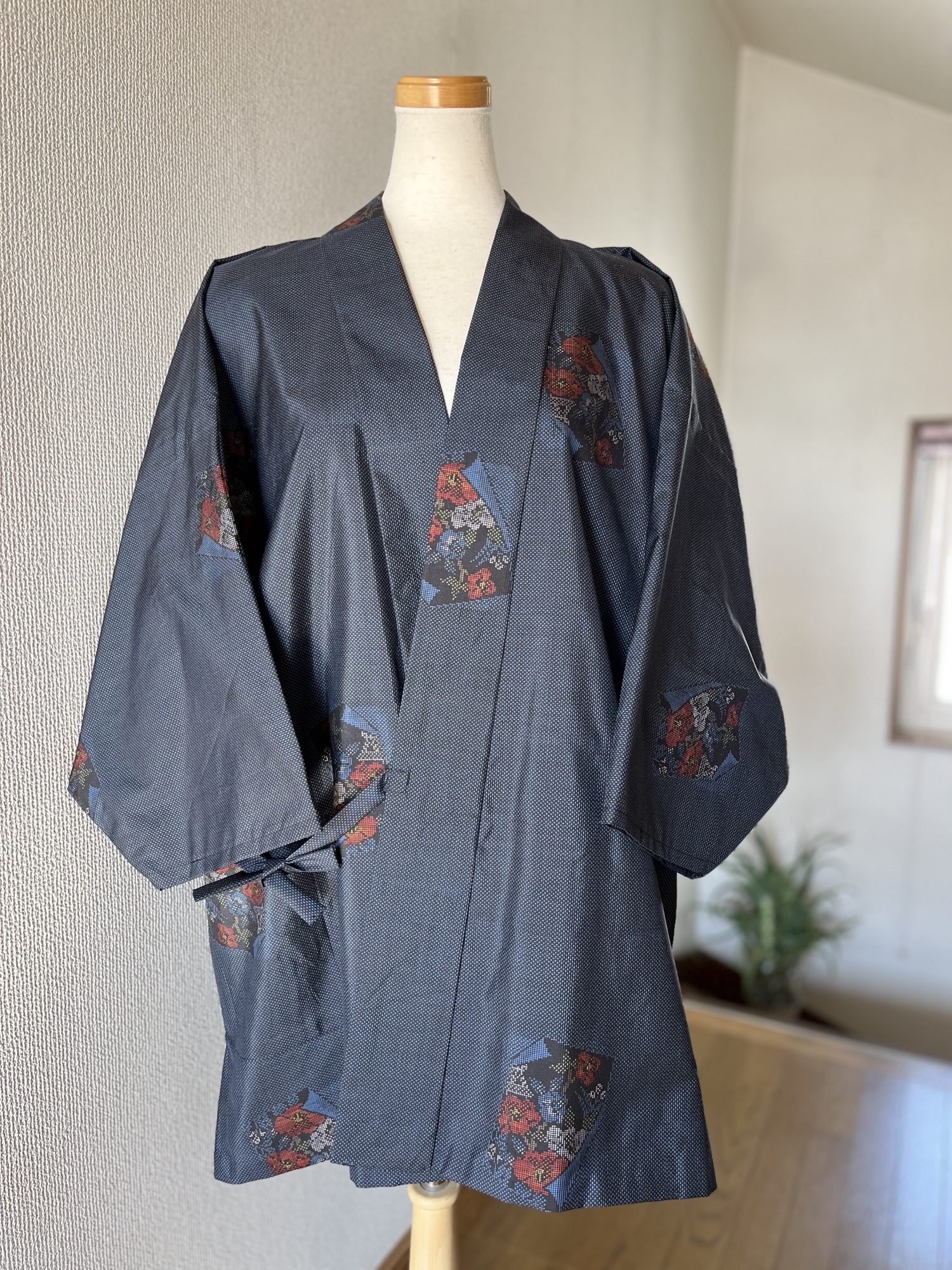 本場大島紬 着物リメイク 作務衣 枯山水に華牡丹 商標付き 和の
