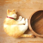 木のカップ猫　　大　きなこ