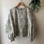 ＊受注製作＊リバティ　ブラウス　パフ袖　ハムステッド・サマー＜01Y＞ 淡いグリーン＆ピンク系