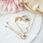 ( ブルー ) お花 たっぷり ♡ アジャスター 付き すずらん チャーム の ボタニカル ブレスレット ♡ レジン フラワー 