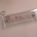 桜舞い散る～ト音記号🌸透明ビニール全開ペンケース　桜チャーム付き