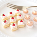 いちごのケーキとキャラメルラテのピアス・イヤリング
