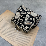 〈SALE〉インド刺繍パールがま口ポーチ　M size