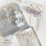 clear flower petal×czech beads/クリア花びら×チェコビーズ（ファルファーレビーズ）　ピアス/イヤリング