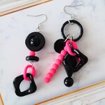 ブラック×蛍光ピンク●📍 アシンメトリーピアス✳イヤリング