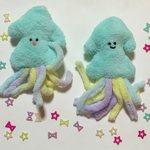 ふわふわイカブローチ