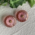 ヴィンテージ  センターデザインラウンドプラスチックボタン　2個セット　ピンク系×ゴールド