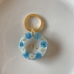 ブルー＊かすみ草お花ラウンド型レジンキーホルダー＊名入れ可能＊かすみ草＊ハンドメイド
