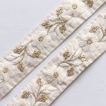 インド刺繍リボン　シルク細リボン①【アイボリー】インド刺繍/刺繍リボン/リボン/シルクリボン/トリム/ブレード/ジャガードリボン/チロリアンテープ/レース/チュール