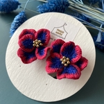 立体刺繍のピアス（イヤリング）