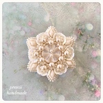 Snowflake ビーズ刺繍ブローチ