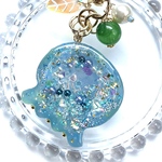 総込み価格❣️中身が動くシャカシャカバッグチャーム/青い花
