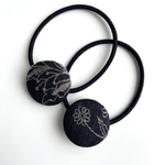 刺繍生地のヘアゴム２個セット