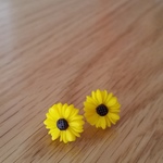 ひまわりピアス