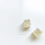 かすみ草のイヤリング/ピアス〔パープルホワイト〕