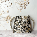 【再販】【ラスト1点】【人気】［ダークグレー］インド刺繍リボンミニ巾着　ポーチ　ギフト　プレゼント