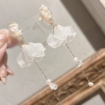 petal･:*+.pearl