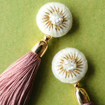 ＜titi～ナンデモナイヒノ耳飾～＞刺繍イヤリング『春はこぶ耳飾り/ SAKURA 』/アレルギー対応変更可能