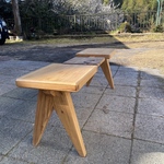 杉のベンチ