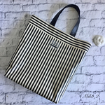ラミネートA4トートバッグ(裏地無し) ロンドンストライプ柄(ブラック×キナリ)