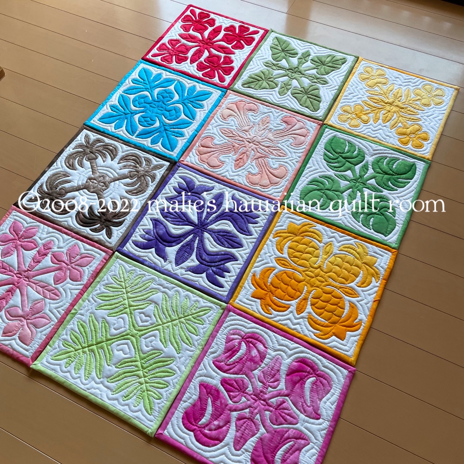 特大　ハワイアンキルト　タペストリー　109cm角　モンステラ　ハンドメイド 楽天市場】ハワイアンキルト タペストリー 105cm モンステラウィズ