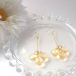 アクリルビーズのスウィングピアス
