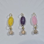 《なお様》💜煌めく雪の結晶チャームのピアス