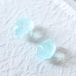 桜薫るブルー〔ノンホールピアス / イヤリング /チタンピアス/シンプル / レジン鉱石〕       