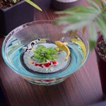 置物　水辺の風景　錦鯉　受注制作　ガラス鉢  青　黒　和雑貨　インテリア雑貨