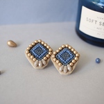 ビーズ刺繍𓍯blue square雫ビーズピアス