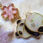 ◇3512 ✨💡蓄光・パンダと桜のバッグチャーム🐼🌸
