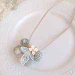 布 の ナチュラル ネックレス ｜　アクセサリー 飾り玉　　お花　葉っぱ　春　お花見　デート　ペパーミントグリーン　ギンガムチェック　春色　ランチ会　公園　