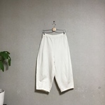 ハーフリネン　オフホワイトクロップドパンツ