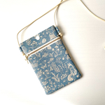 スマホショルダー　森の動物たち　水色