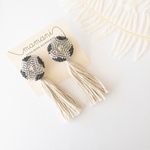 レトロflower  （gray）2way  金属アレルギー対応　刺繍　ビーズ刺繍