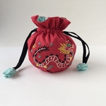 手刺繍丸底巾着ポーチ「ドラゴン」