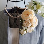 ローズとかすみ草のコサージュ*Elegant*（アーティフィシャルフラワーのコサージュ／卒園式・卒業式・入園式・入学式・発表会・結婚式・パーティーに/コサージュケースつき）
